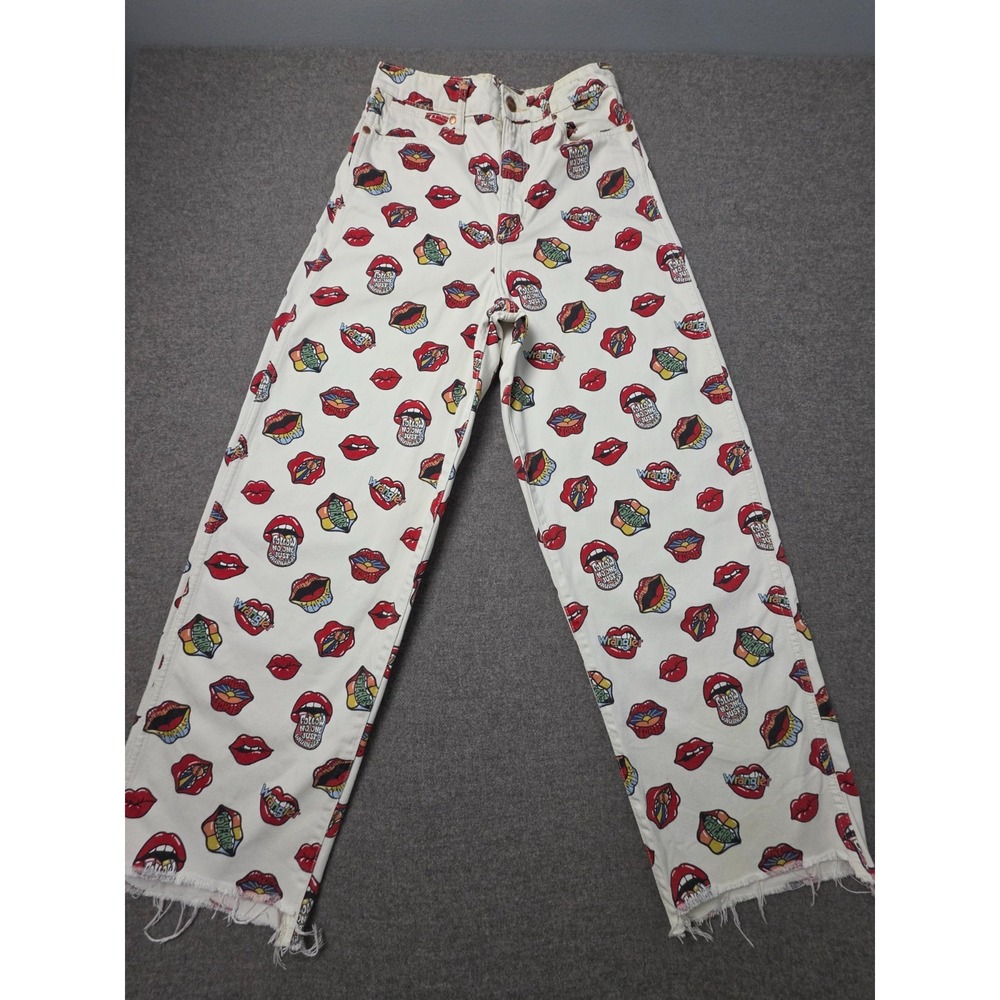 Wrangler Jeans Womens 27x31 Off White Denim Lips Graphic Raw Hem Straight Leg